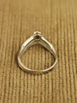 18 karaat witgouden ring met diamant – foto 5 – kavel bij De Kringwinkel, Antwerpen