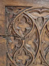 Antiek-look neogotische houten kist - rijk gesneden Gothic Revival decor – foto 8 – kavel bij De Kringwinkel, Gent