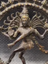 Bronzen en messing beeld van de dansende Shiva Nataraja uit India – foto 4 – kavel bij De Kringwinkel, Gent