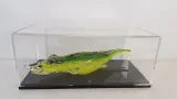 Murano stijl glazen krokodil in acryl box – kavel bij De Kringwinkel, Turnhout