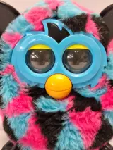 Set van 2 vintage Hasbro Furby Boom interactieve knuffels en 1 VTech Kruip en Leer Babybeer – foto 4 – kavel bij De Kringwinkel, Gent