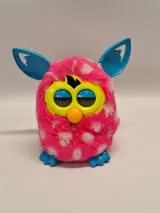 Set van 2 vintage Hasbro Furby Boom interactieve knuffels en 1 VTech Kruip en Leer Babybeer – foto 9 – kavel bij De Kringwinkel, Gent
