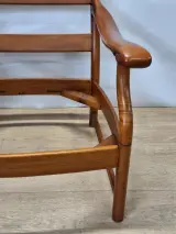 Vintage loungefauteuil in massief hout met blauwgrijze velours bekleding – foto 6 – kavel bij De Kringwinkel, Gent