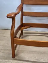 Vintage loungefauteuil in massief hout met blauwgrijze velours bekleding – foto 7 – kavel bij De Kringwinkel, Gent
