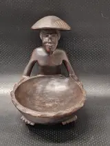 Grote hand gesneden houten fruitschaal met zittende Ifugao man - Filipijnen – kavel bij De Kringwinkel, Gent