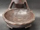 Grote hand gesneden houten fruitschaal met zittende Ifugao man - Filipijnen – foto 4 – kavel bij De Kringwinkel, Gent