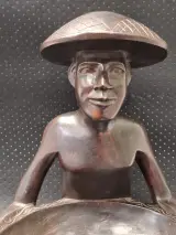 Grote hand gesneden houten fruitschaal met zittende Ifugao man - Filipijnen – foto 5 – kavel bij De Kringwinkel, Gent