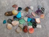 Exclusieve halssnoer met natuurlijke edelstenen en "Collector Gems" set – foto 5 – kavel bij De Kringwinkel, Gent