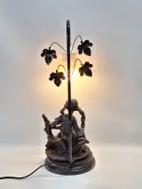 Figurale Art Nouveau-stijl tafellamp - Herderin met schaap en bloemvormige kap – foto 3 – kavel bij De Kringwinkel, Gent