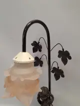 Figurale Art Nouveau-stijl tafellamp - Herderin met schaap en bloemvormige kap – foto 5 – kavel bij De Kringwinkel, Gent