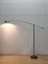 Vintage Massive boogvloerlamp met contragewicht - chroom en messingkleurig metaal, jaren ’80 – foto 4 – kavel bij De Kringwinkel, Gent