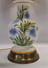Vintage handbeschilderde keramische tafellamp ‘Margi’ - floraal decor & messing voet – foto 4 – kavel bij De Kringwinkel, Gent