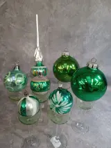 Unieke vintage kerstversiering set - 7 Glazen kerstballen en piek – kavel bij De Kringwinkel, Gent