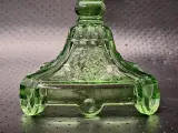 Lichtgroene persglazen kandelaars met leeuwenkop - Depression Glass-stijl – foto 4 – kavel bij De Kringwinkel, Gent