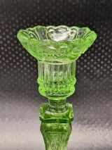 Lichtgroene persglazen kandelaars met leeuwenkop - Depression Glass-stijl – foto 7 – kavel bij De Kringwinkel, Gent