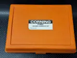 Laboratoriumset met Meopta stereomicroscoop en Corning Pyrex chemieset – foto 3 – kavel bij De Kringwinkel, Gent