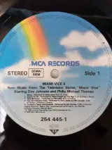 Vinyl: Miami Vice II + Maxi single Jan Hammer - Crocket's Theme – foto 4 – kavel bij De Kringwinkel, Gent