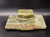 Negendelige set van Art-Deco bureau-accessoires in groen onyx met Weens koudbeschilderd brons – foto 3 – kavel bij De Kringwinkel, Gent