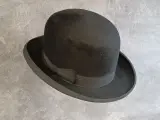 Klassieke zwarte bolhoed - Vintage "Superior Quality" vilt – kavel bij De Kringwinkel, Gent
