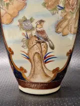 Set van 2 Vintage Chinese Satsuma-Stijl Porseleinen Vazen - Vogels & Pioenrozen (Zhongguo Zhizao) – foto 4 – kavel bij De Kringwinkel, Gent