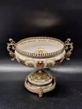 Luxe Klassieke Porseleinen Coupe op Voet - Ceramiche Alfa Italy (Met Messing Beslag) – kavel bij De Kringwinkel, Gent