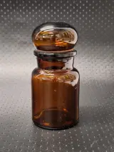 Set van 8 vintage Belgische apothekerspotten in bruin glas - Mid Century Modern – foto 10 – kavel bij De Kringwinkel, Gent