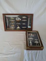 2 vintage maritieme knopenborden in vitrinelijst – kavel bij De Kringwinkel, Oudenaarde