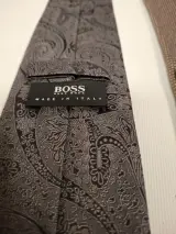 Set van 6 Hugo Boss herenstropdassen met diverse designs – foto 8 – kavel bij De Kringwinkel, Ronse