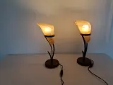 Set van 2 decoratieve tafellampen met amberkleurige glazen kappen – foto 4 – kavel bij De Kringwinkel, Geraardsbergen