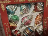 Kerstballen – foto 2 – kavel bij De Kringwinkel, Herzele