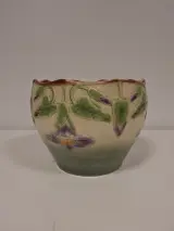 Art Nouveau bloempot met bloemenmotief – kavel bij De Kringwinkel, Ronse