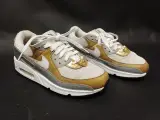 Nike Air Max 90 "metallic gold" – kavel bij De Kringwinkel, Ninove