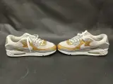Nike Air Max 90 "metallic gold" – foto 4 – kavel bij De Kringwinkel, Ninove