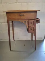 Antieke houten werk-/bijzettafel – kavel bij De Kringwinkel, Herzele