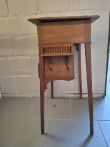 Antieke houten werk-/bijzettafel – foto 7 – kavel bij De Kringwinkel, Herzele