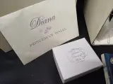 Lady Diana - Travolta Dress pop + boeken en video’s – foto 4 – kavel bij De Kringwinkel, Ninove