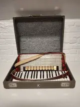 Hohner Verdi V M Piano-accordeon – kavel bij De Kringwinkel, Herzele