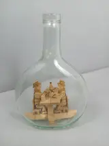Houten tafereel in glazen fles – kavel bij De Kringwinkel, Diest