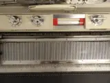"Empisal Knitmaster" breimachine (model 305 Automatic) – foto 6 – kavel bij De Kringwinkel, Leopoldsburg