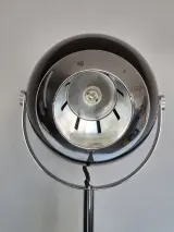 Zwarte vloerlamp in Space Age-stijl met bolvormige lampenkap – foto 5 – kavel bij De Kringwinkel, Geraardsbergen