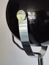 Zwarte vloerlamp in Space Age-stijl met bolvormige lampenkap – foto 7 – kavel bij De Kringwinkel, Geraardsbergen