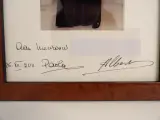 Gesigneerde foto in presentatiekader koning Albert II en koningin Paola – foto 3 – kavel bij De Kringwinkel, Leopoldsburg