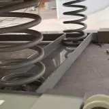 2x Springplank, Bosan – foto 7 – kavel bij Domeinen Roerende Zaken, Groningen