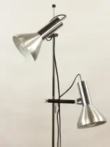 Vintage chroom vloerlamp met 2 spots – Toegeschreven aan Hustadt / Hans Schmidt – foto 3 – kavel bij De Kringwinkel, Antwerpen