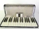 Vintage Hohner Contessa IM accordeon – foto 7 – kavel bij De Kringwinkel, Heverlee