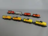 Set van 8 Fleischmann model goederentrein wagons met Shell en Esso logo's – kavel bij De Kringwinkel, Diest