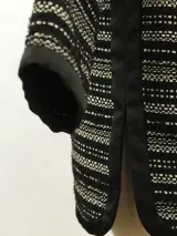 By Malene Birger - open vest in zwart en zilvergrijs met glanzende afwerking – foto 5 – kavel bij De Kringwinkel, Antwerpen