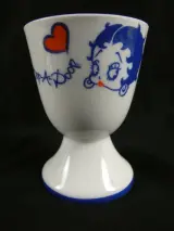Betty Boop eierdop met bord en lepeltje van fine bone china – foto 6 – kavel bij De Kringwinkel, Diest