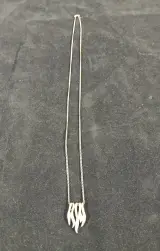 Zilveren ketting met abstracte hanger en zirkonia's – foto 2 – kavel bij De Kringwinkel, Turnhout