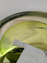 Val Saint Lambert tafellamp met groene glazen voet en stoffen kap – foto 7 – kavel bij De Kringwinkel, Sint-Niklaas